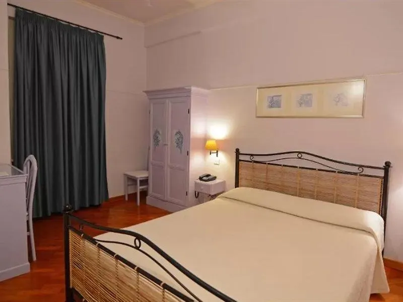 Lilium Boutique Hotel Roma 3*,