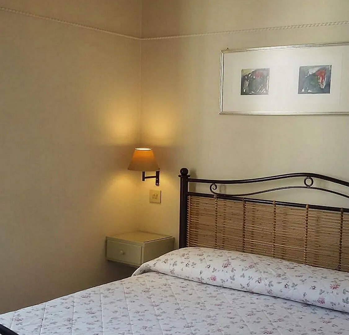 Lilium Boutique Hotel Roma 3*,  Italia